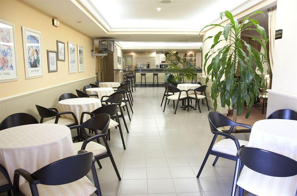 Motel Jardin Oleiros Exterior foto